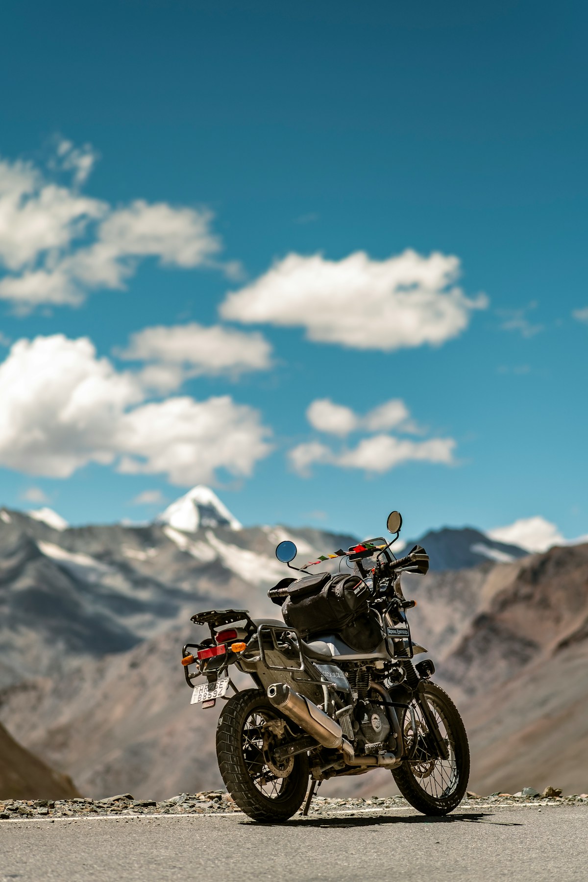 Real Ladakh mountain road travel photo for Travvolt holiday package